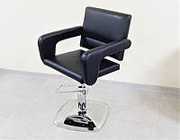 Перукарське крісло Фламінго чорне гідравліка квадрат.
