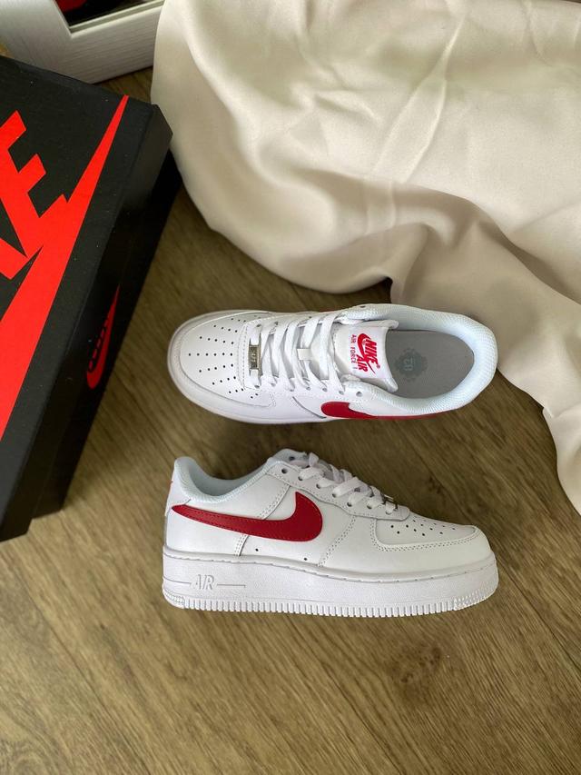 Женские кроссовки Nike Air Force White Red (белые с красным) низкие ...