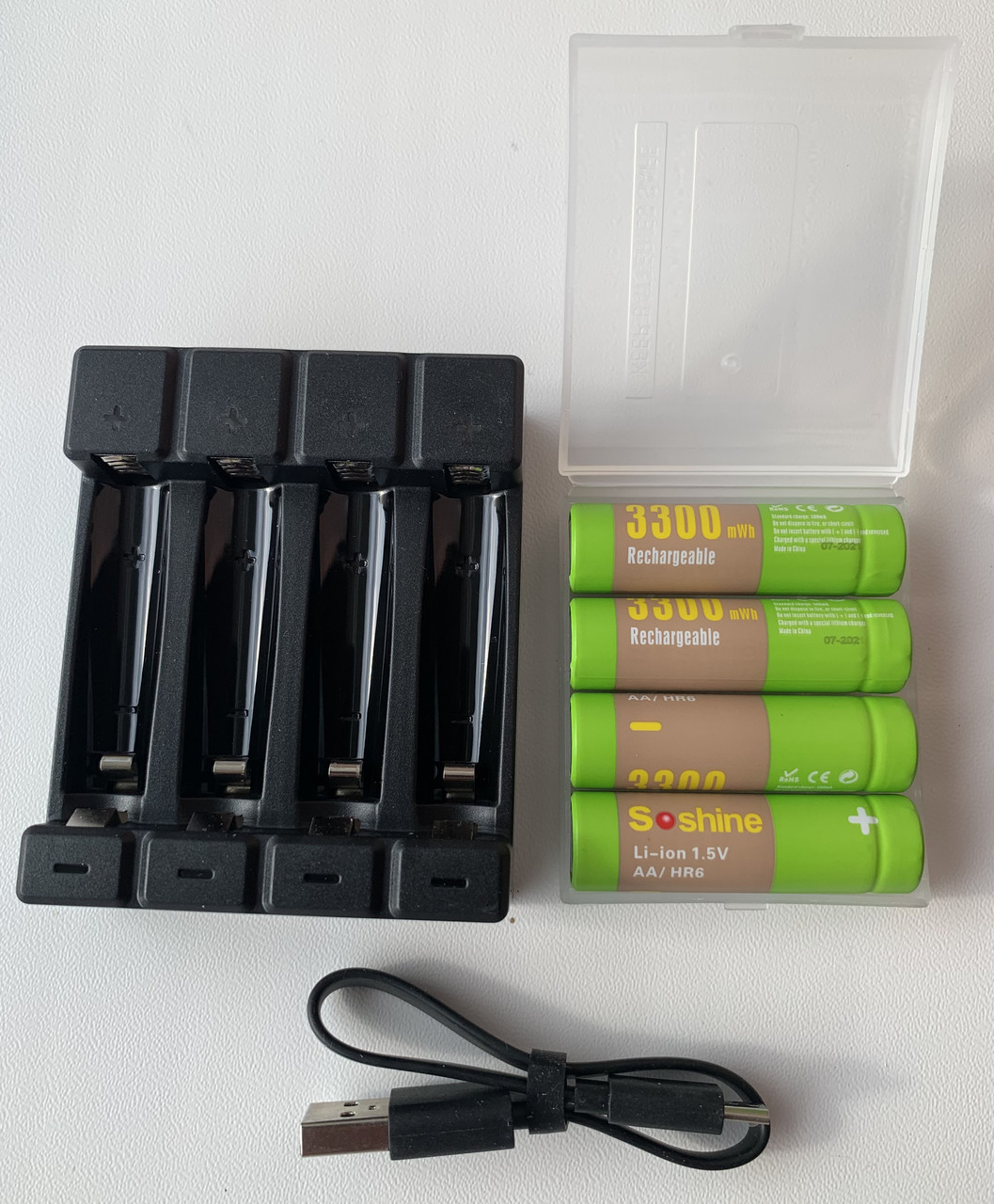 Зарядний пристрій Soshine Chocolate-1.5V + 4 шт. Li-Ion АА на 1,5 В 3300mWh у кейсі