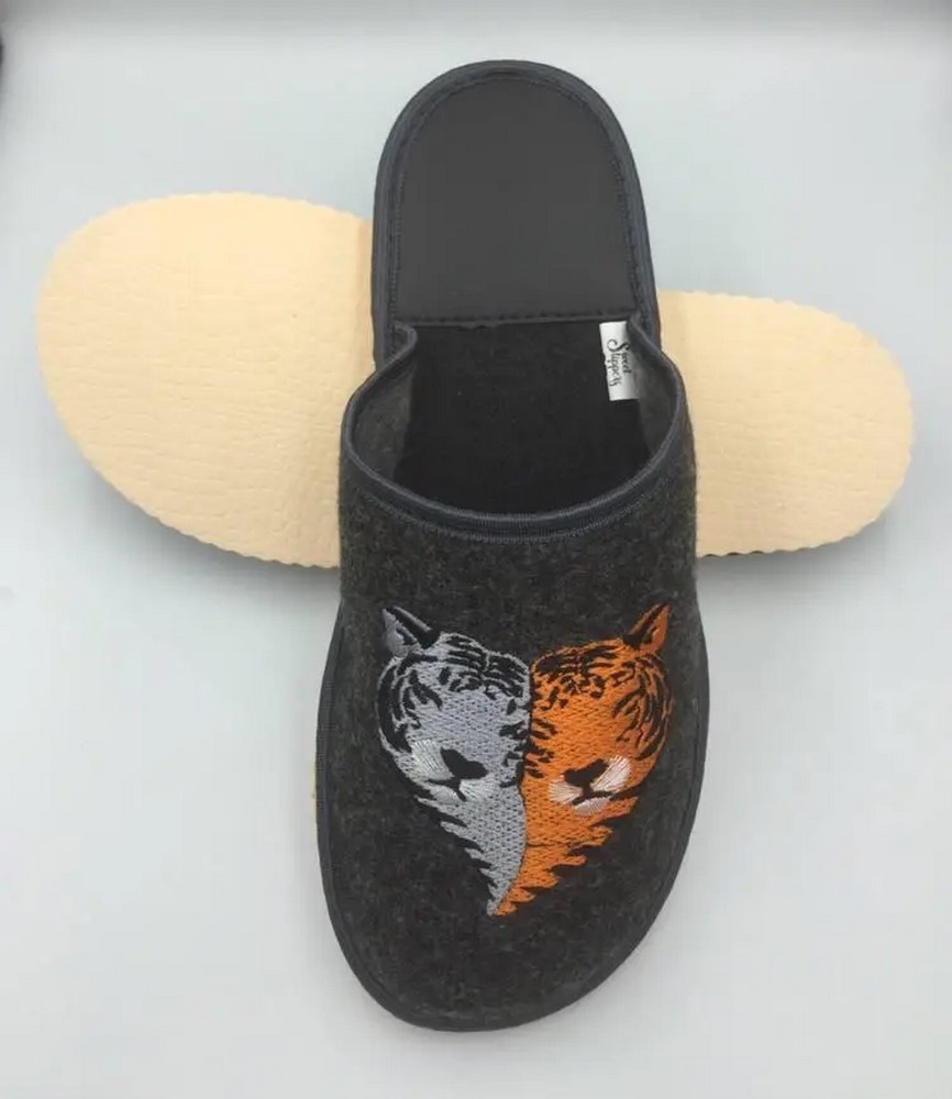 Жіночі тапочки