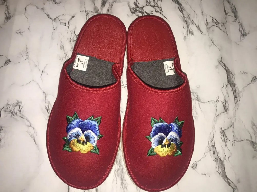 Жіночі тапочки