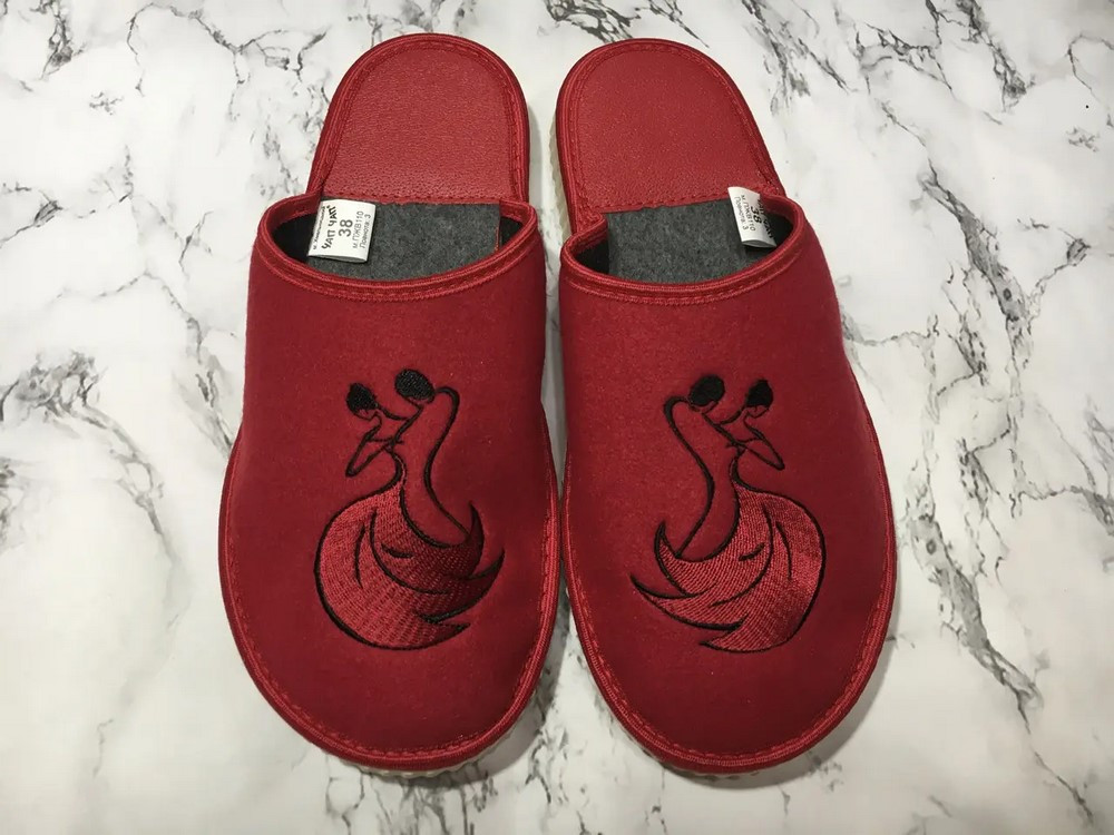 Жіночі тапочки