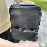 Чоловіча нагрудна шкіряна сумка слінг LV чорна через плече, фото 2