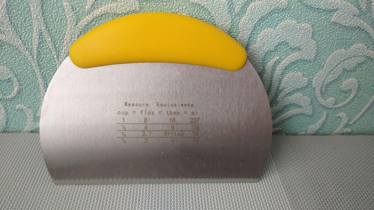 Шпатель-різак для тіста |Скребок металевий з розметкой для оброблення тесту | Шпатель кодитерський для тіста, фото 1