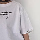 Жіноча футболка прямого крою з написом на грудях та кільцями на рукаві (р. 42-44) 83FU1090, фото 5