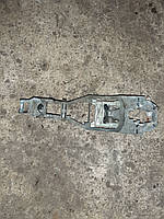 Кронштейн ручки дверей Volkswagen Passat B5