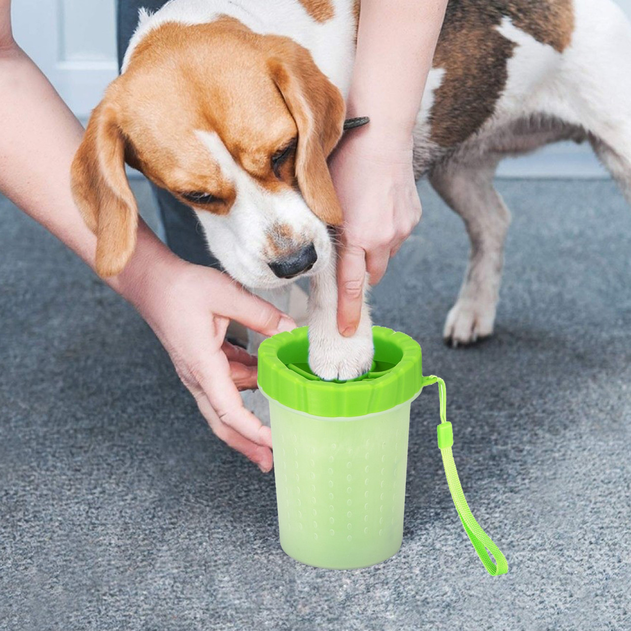 Стакан для мытья лап собак и других животных (лапомойка) SOFT GENTLE SILICONE BRISTLES (зелёная) - фото 8 - id-p1653340596