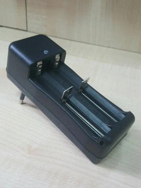 Зарядний пристрій DQ-1689, Li, двопортовий 4.2V/0.5A, 220 V, LED