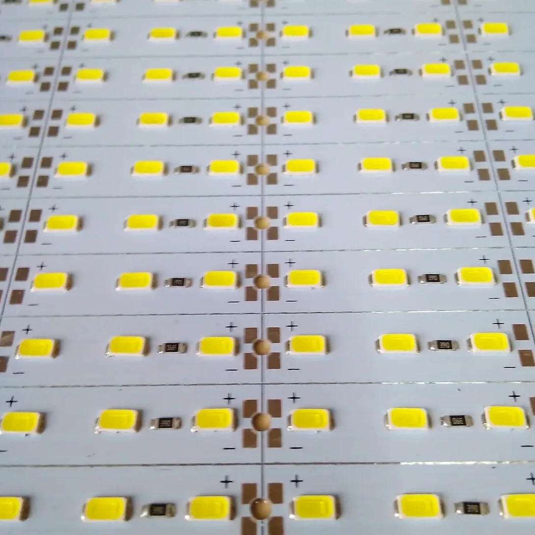 Світлодіодна led лінійка 12V, 5730, 72 led/m, 18W, IP20, 6500K - білий холодний, з скотчем та отвори, фото 1
