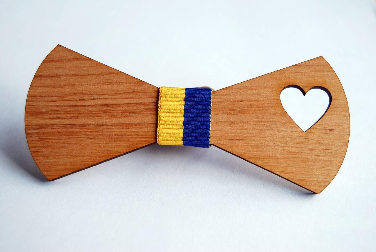Дерев'яна краватка метелик "Знамя" ручної роботи, серія Pattriot