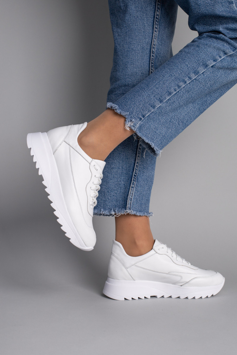 Жіночі кросівки ShoesBand Білі натуральні шкіряні на високій платформі на вузьку ногу 39 (25,5-26 см) (S67791-1)