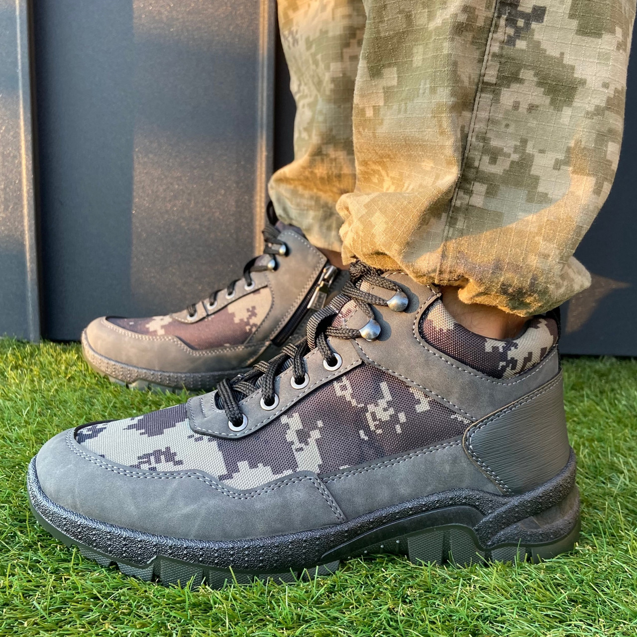 Чоловічі армійські кросівки