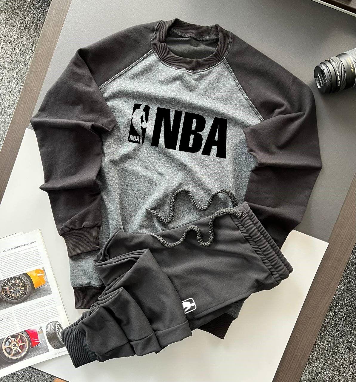 Чоловічий спортивний костюм без капюшону NBA чорний з сірим веснань menu Комплект свитшот і штани НБА