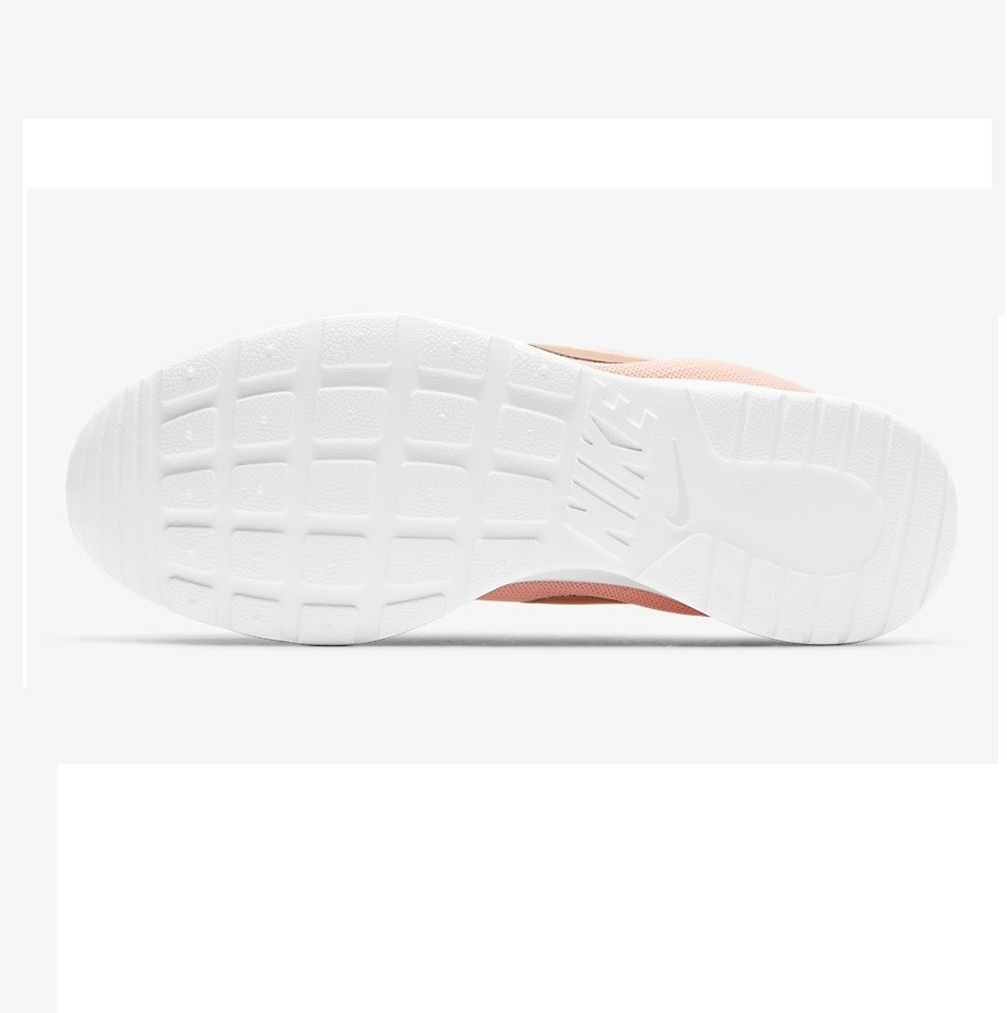 Кросовки жіночих Nike WMNS TANJUN 812655-611