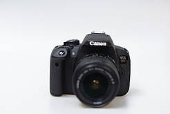 Фотоаппарат дзеркальний Canon EOS 700D kit EF-S 18-55mm f/3.5-5.6 IS II б/в