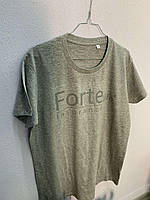 Переваги футболок і лонгслівів із логотипом