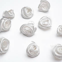 Трояндочки декоративні білого кольору, розмір 12 мм, упаковка 20 шт