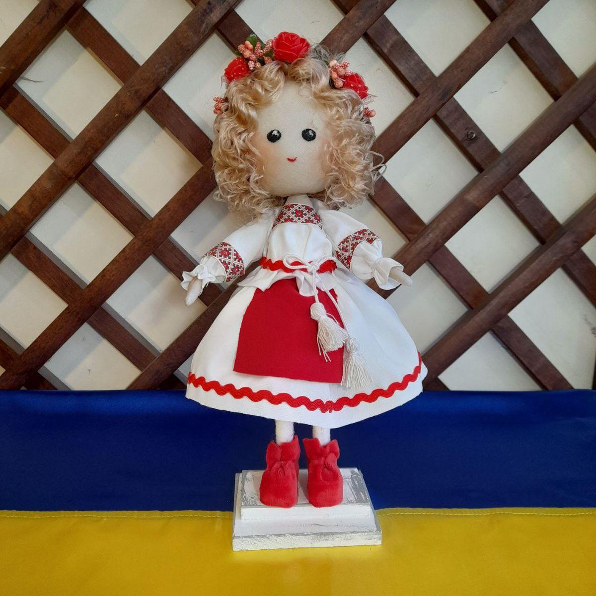 Дівчинка-Українка у вишиванці з вінком 28 см, фото 1