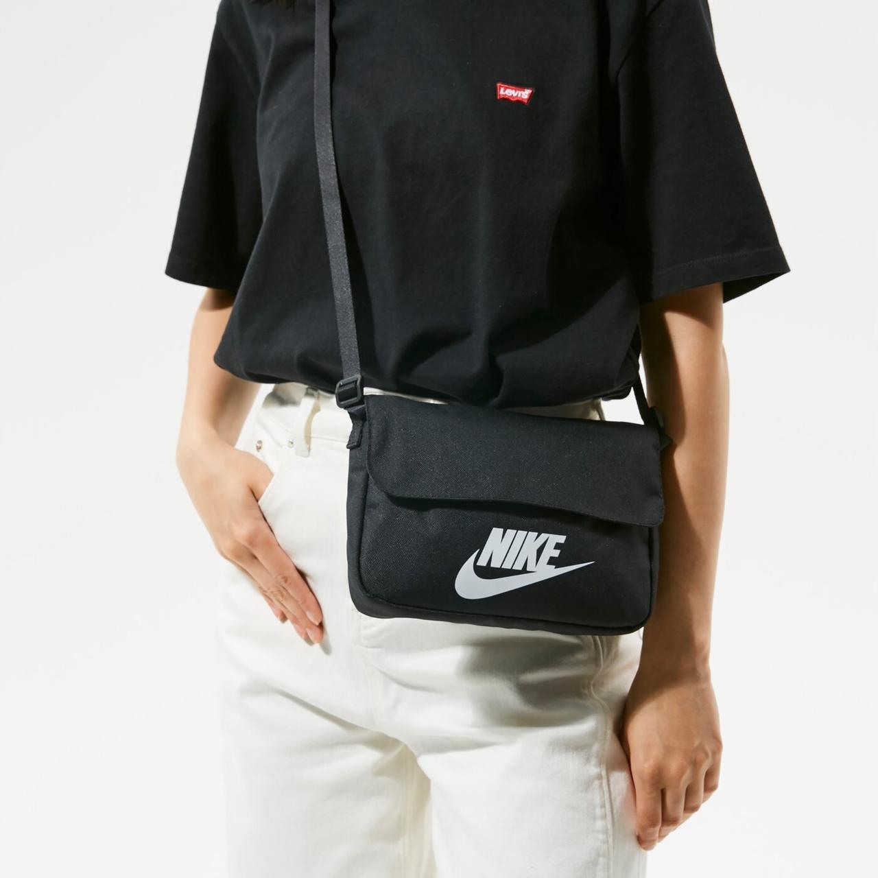 Сумка через плечо NIKE W NSW FUTURA 365 CROSSBODY CW9300-010