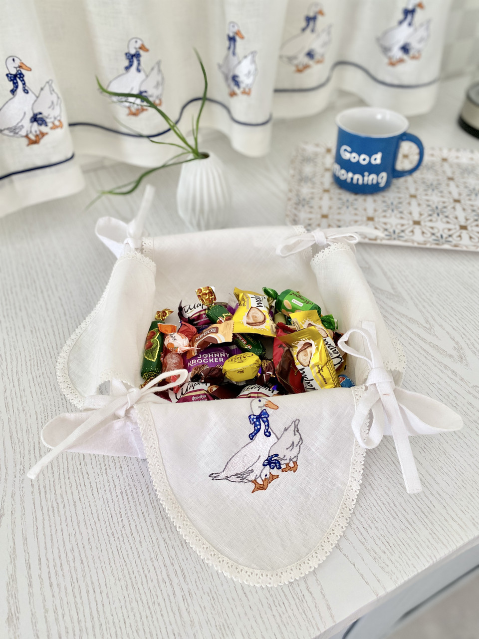 Серветка в хлібницю-корзинку льон з вишивкою "Гуси" 45x45 см., фото 1