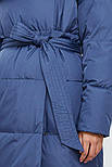 Довгий жіночий пуховик-ковдра з поясом Finn Flare W20-11041-122 блакитний XS, фото 6