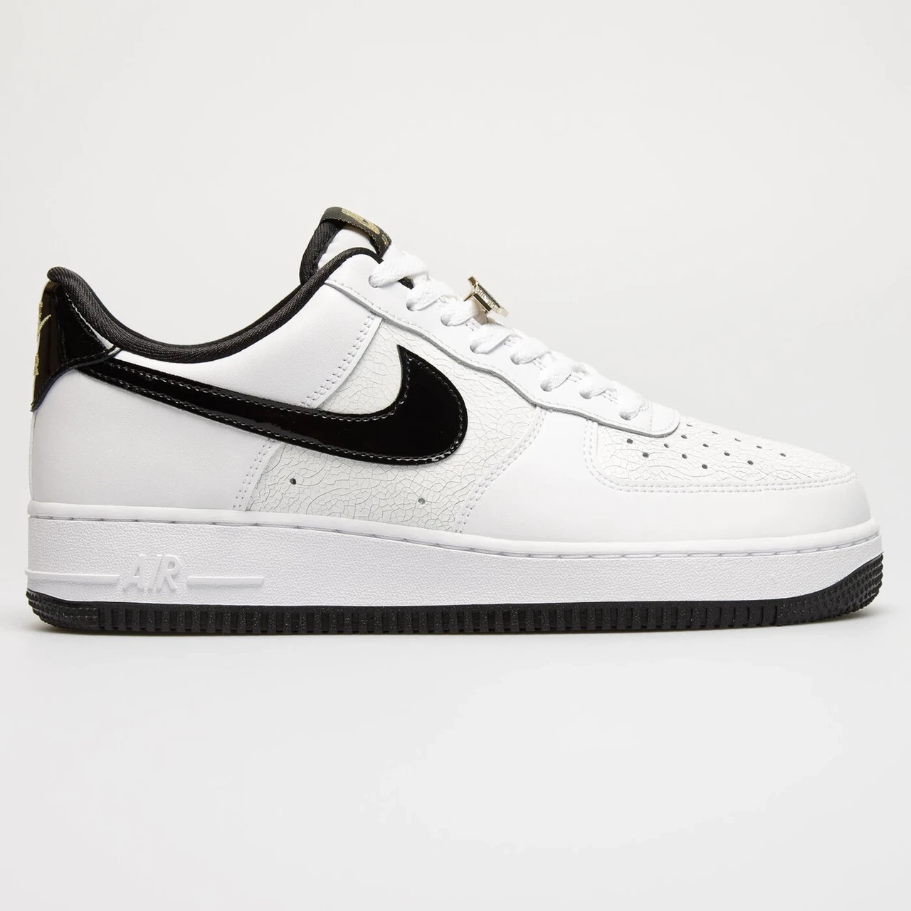 Nike AIR FORCE 1 07 LV8 EMB DR9866 100