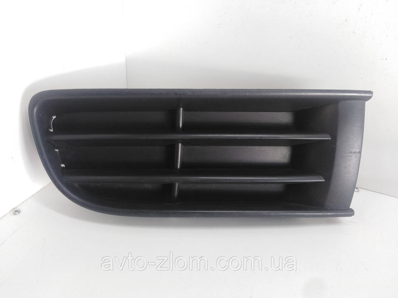 Права решітка бампера Volkswagen Polo 9N, Поло.6Q0853666., фото 1