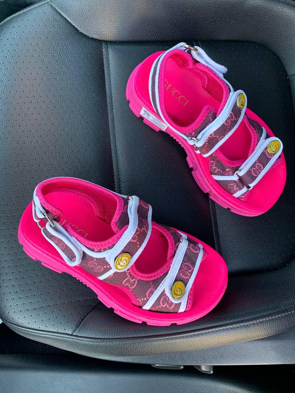 Стильні жіночі сандалі кольору фуксія GUCCI SANDALS FUCHSIA. Сандалі перпурні Гуччі для дівчини, фото 1