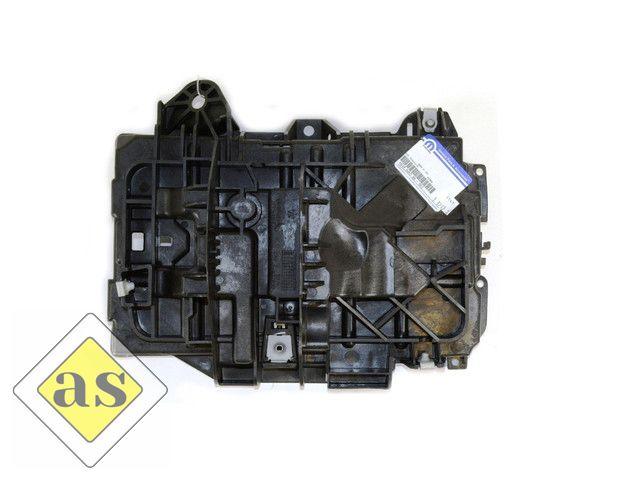 Коробка для акумулятора Chrysler 200 '15-; Dodge Caliber '07 (Signeda) 68186053AC, фото 1