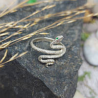 Змея кольцо женское с камнями с камнями.