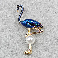 Брошка металева золотиста Цапля з перлами покрита кольоровою емаллю розмір виробу 55х30 мм