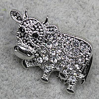 Брошь металлическая серебристая корова с фианитами символ года размер изделия 26 х 18 мм