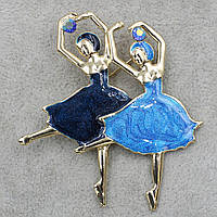 Брошь металлическая золотистая Балерины покрыта цветной переливающийся эмалью размер изделия 60х50 мм