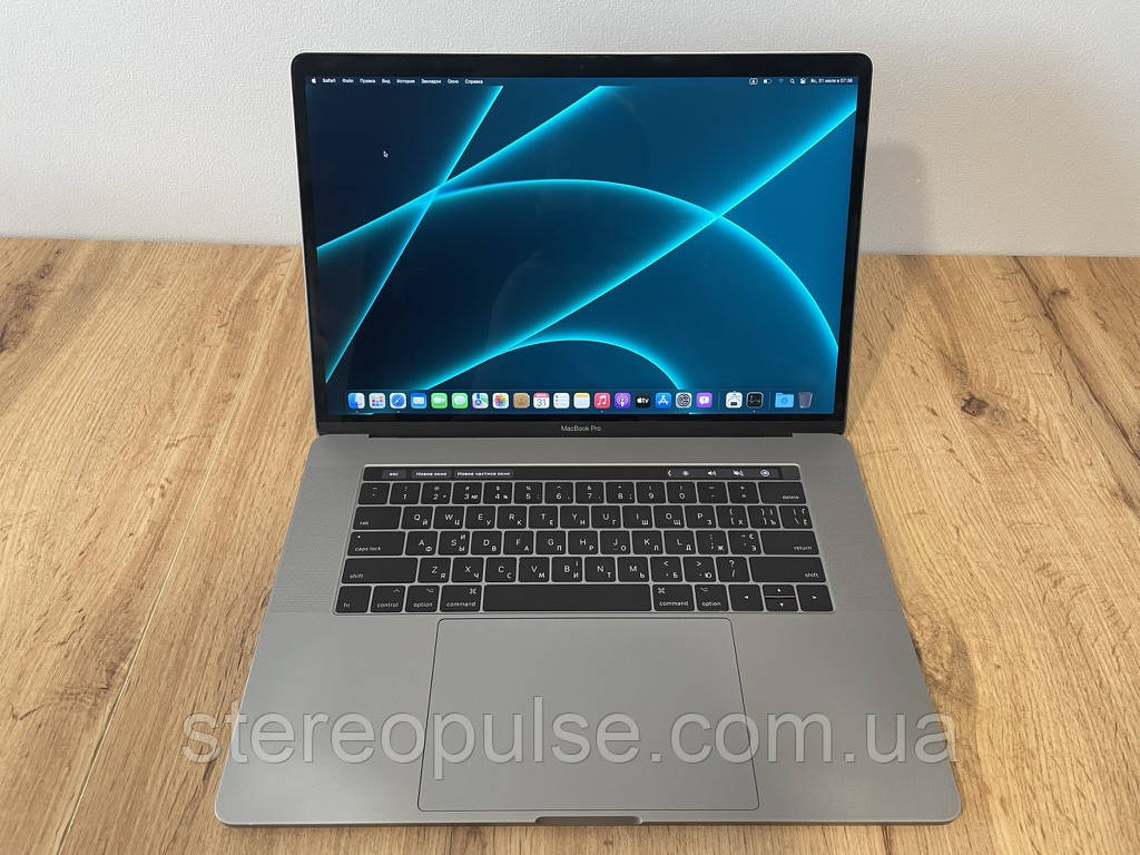 Apple MacBook Pro 15'' A1707 (2017): core i7 2.8GHz/Radeon Pro 555 2Gb/16Gb LPDDR3/ 256 SSD