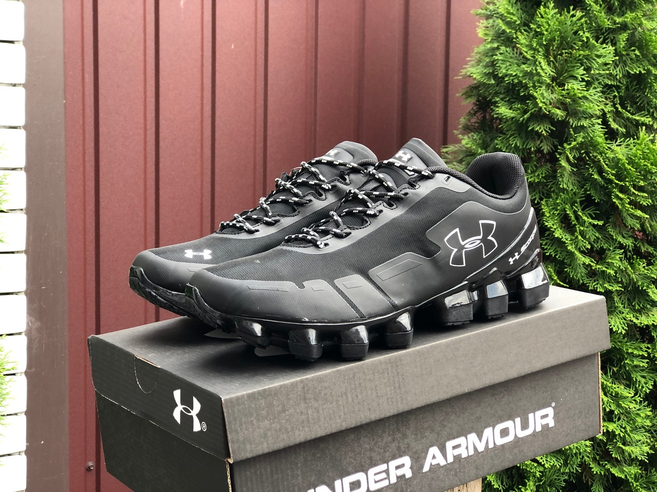 Кросівки чоловічі Under Armour, чорно білі, демісезонні