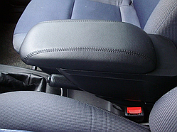 Підлокітник автомобільний Elegant універсальний