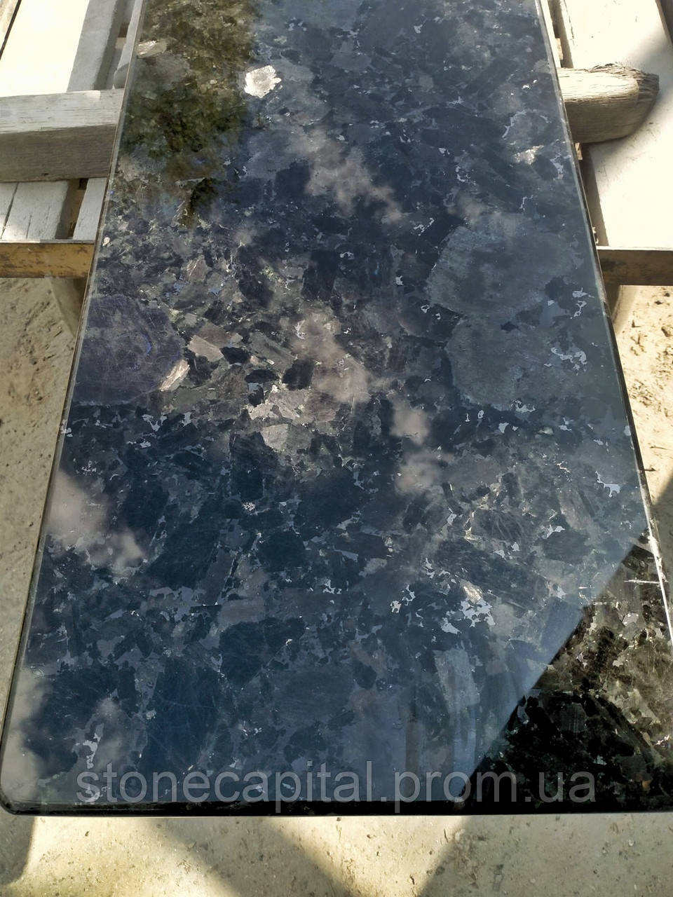 Столешница из натурального камня Лабрадорит полированный черный 1000 х 600 х 30 - фото 3 - id-p1656407175