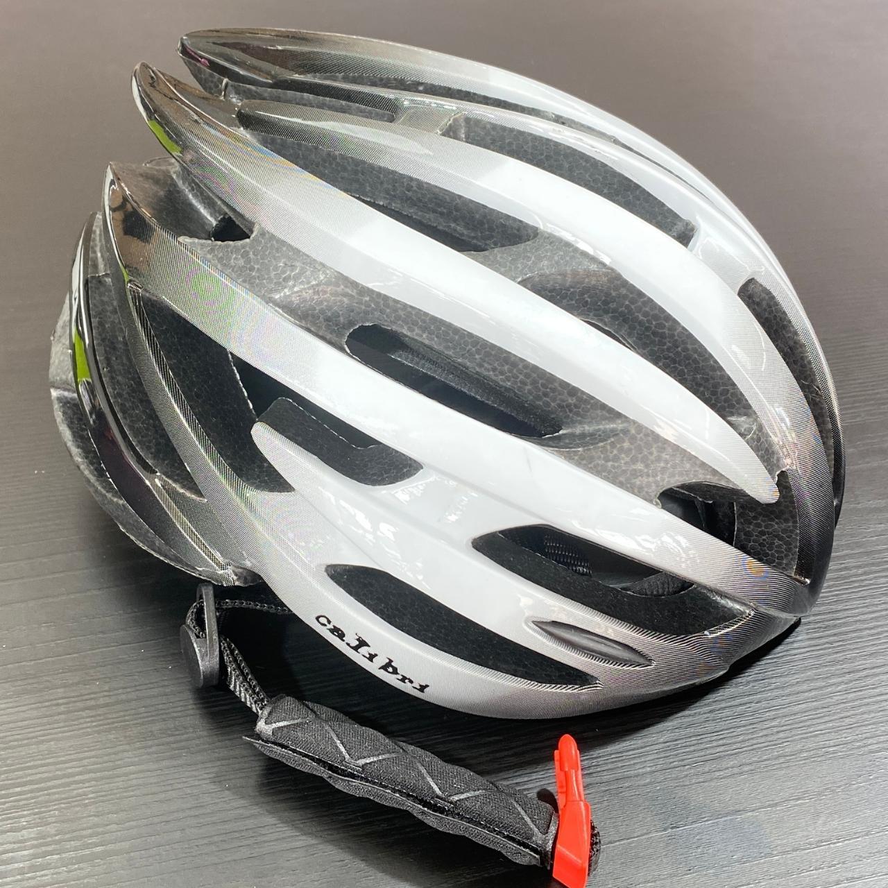 Шолом велосипедний Colibri Cycling 55 - 56 см Чорно-білий