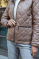 Стёганая женская куртка-бомбер с капюшоном на из плащёвки на синтепоне