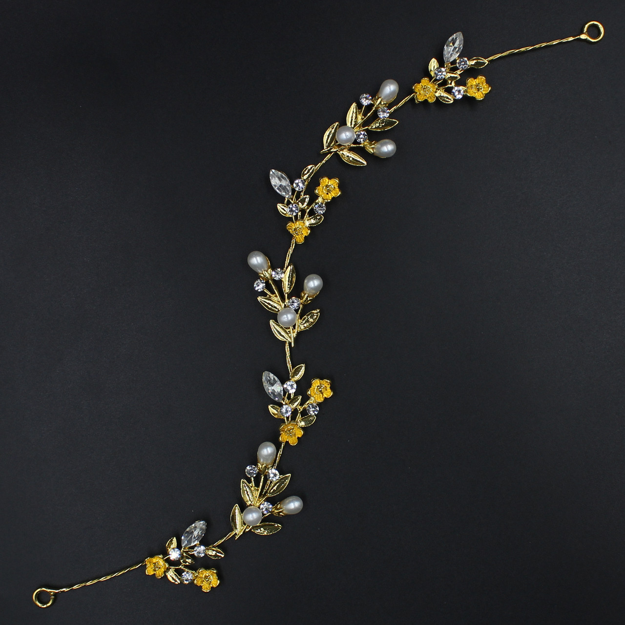 Гілка в зачіску для волосся — це металева золотава квітка з перлами та стиглами 28 см з двома неводами.