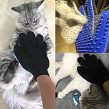 Рукавичка для вичісування шерсті тварин гребінець True Touch щітка рукавиця для котів та собак, фото 9