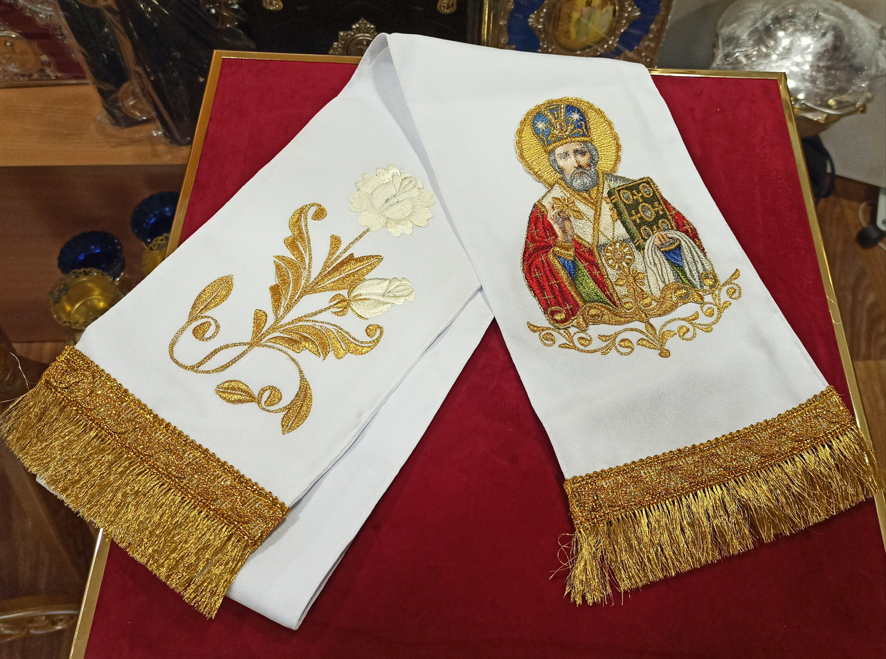 Закладка в Євангеліє з вишивкою візерунка