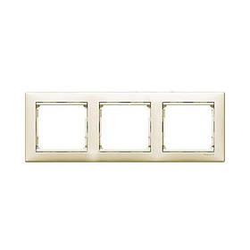 Рамка Legrand Valena Classic слонова кістка 3-кратна 774353