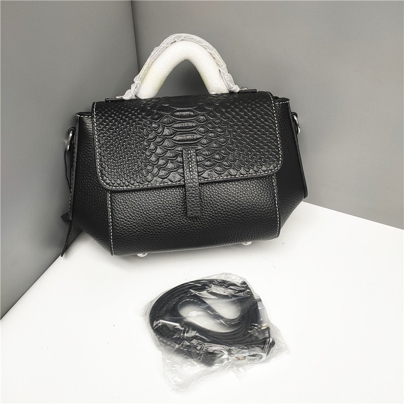 Шкіряна сумка форма трапеція під крокодила Lanvera-3040-С101 Чорна, фото 1