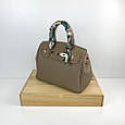 Сумка 30см з клапаном та ремінцем на плече А04-0162 Сіра, фото 4