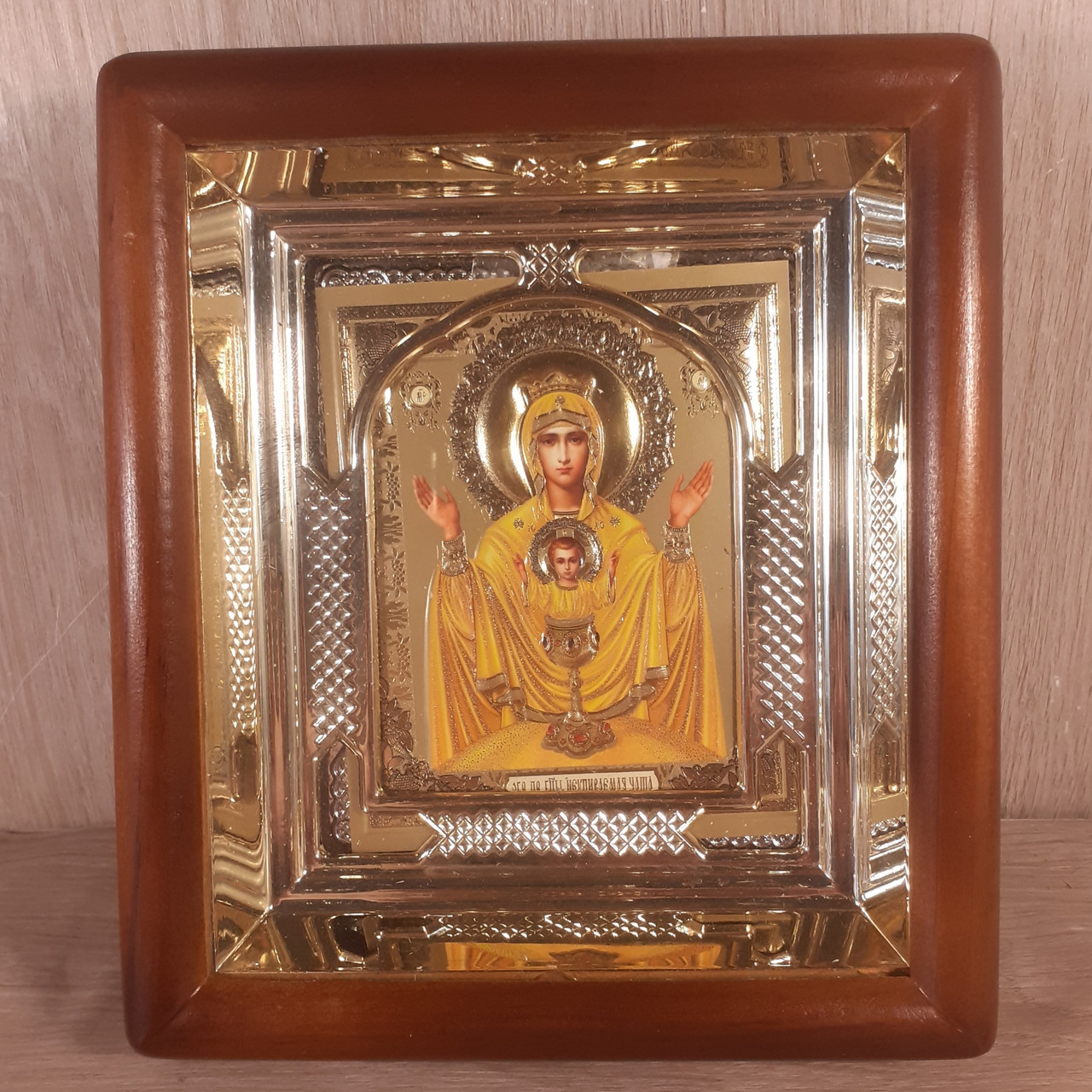 Ікона Невпинна Чаша Пресвята Богородиця, лик 10х12 см, у світлому прямому дерев'яному кіоті з арочним багетом
