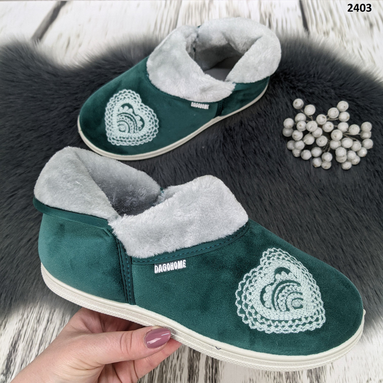 Тапочки жіночі чуні на хутрі зелені Dago Style