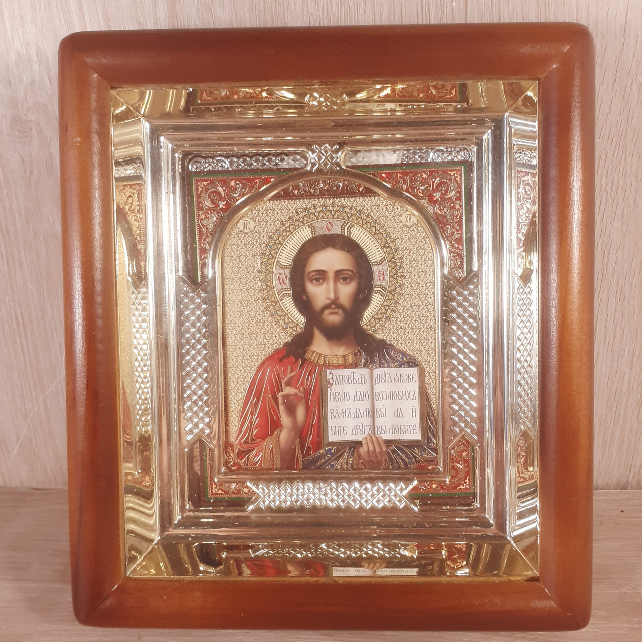 Ікона Господь Вседержитель, лик 10х12 см, у світлому прямому дерев'яному кіоті з арочним багетом