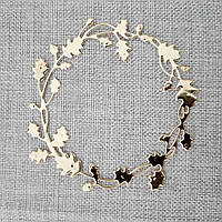 Вирубка з картону для скрапбукінгу - вінок з дувбоих листочків 85х85 мм.