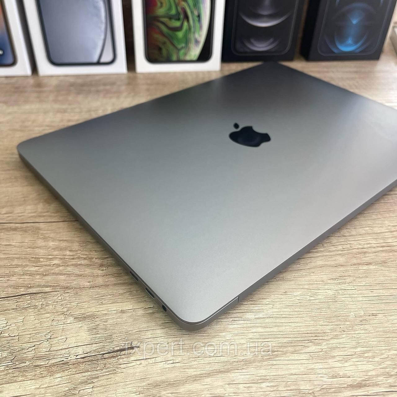 3917199211_w640_h640_macbook-